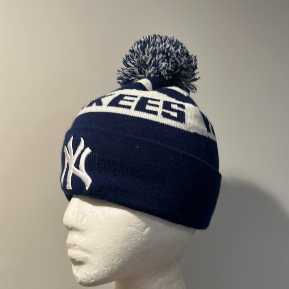NY Yankee Stadium PomPom Beanie Hat - Picture 13 of 13